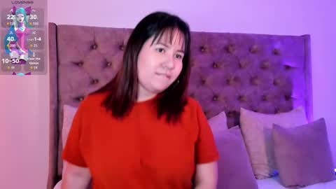 Snapshot of zoes_mile chatting on October 28, 2025, 11:25 am Zoes online show from October 28, 2025, 11:25 am