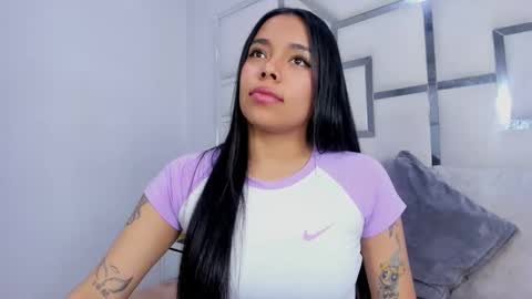 ZoeSwam online show from October 5, 2025, 1:53 pm