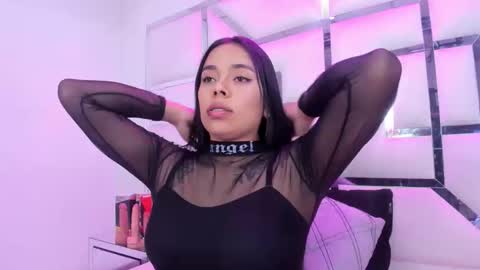 Snapshot of zoeswanx chatting on February 1, 2026, 1:31 pm ZoeSwam online show from February 1, 2026, 1:31 pm