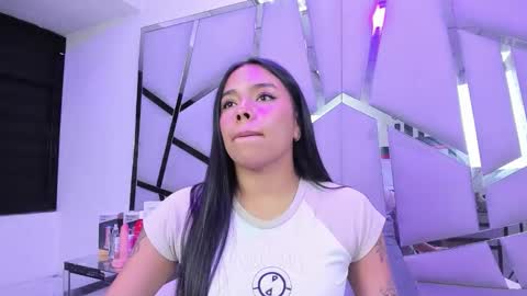 Snapshot of zoeswanx chatting on February 9, 2026, 2:21 pm ZoeSwam online show from February 9, 2026, 2:21 pm