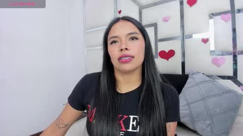 Snapshot of zoeswanx chatting on February 14, 2026, 2:14 pm ZoeSwam online show from February 14, 2026, 2:14 pm