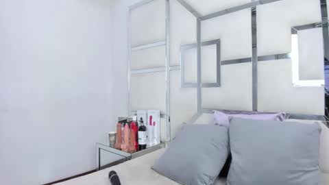 Snapshot of zoeswanx chatting on March 19, 2026, 11:36 am ZoeSwam online show from March 19, 2026, 11:36 am