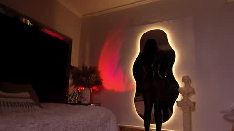 zoevidal_ online show from January 12, 2026, 11:59 am