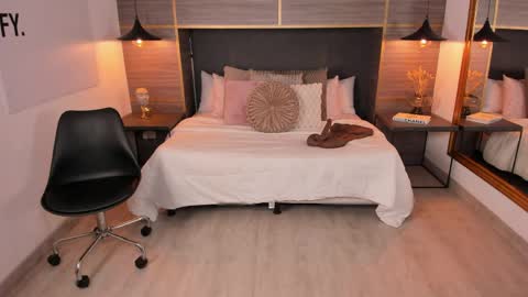 ZOE online show from April 6, 2026, 12:28 pm