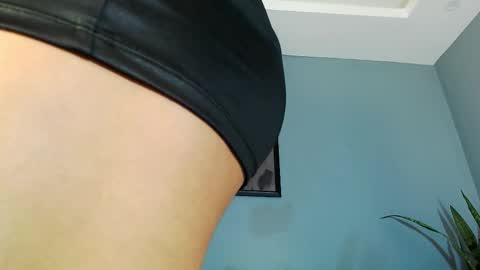 Snapshot of zoey_fox_ chatting on October 12, 2025, 8:30 pm zoey fox online show from October 12, 2025, 8:30 pm