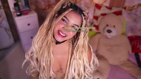 zoey fox  online show from February 15, 2026, 11:01 pm