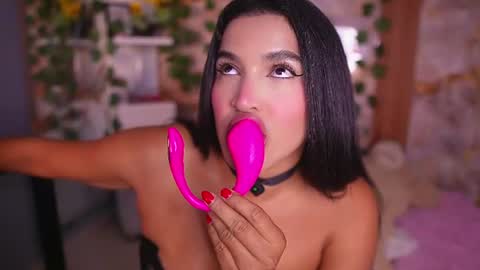 zoey fox  online show from June 10, 2026, 1:06 am