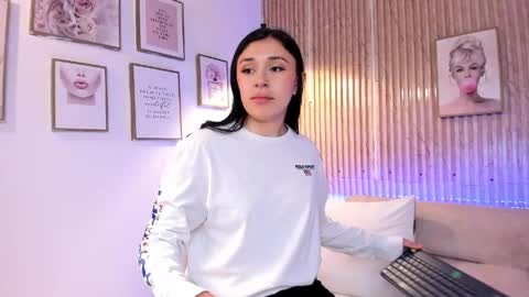 Zoey  online show from April 11, 2026, 12:09 pm