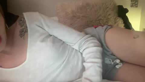 zoeyyb666 online show from March 3, 2026, 4:07 am