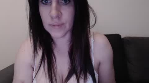 Snapshot of zoibee chatting on September 20, 2025, 6:42 pm zoibee online show from September 20, 2025, 6:42 pm