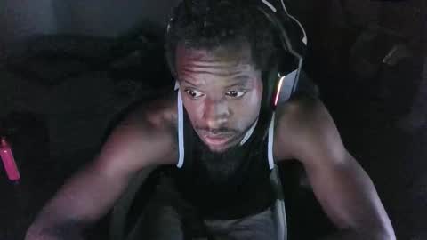 zoneingout online show from November 12, 2025, 4:46 am