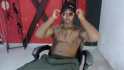 Snapshot of zoriel_derox chatting on April 25, 2026, 6:38 pm Zoriel online show from April 25, 2026, 6:38 pm