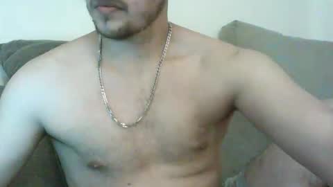 Snapshot of zoro2712 chatting on October 28, 2025, 7:16 pm Roy online show from October 28, 2025, 7:16 pm