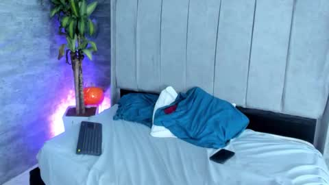 Snapshot of zorre_ chatting on November 6, 2025, 12:28 pm Zoe And Frienda online show from November 6, 2025, 12:28 pm