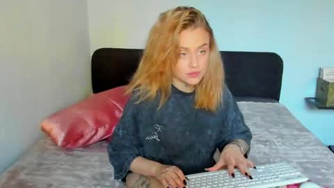 Mia online show from June 3, 2026, 4:45 pm