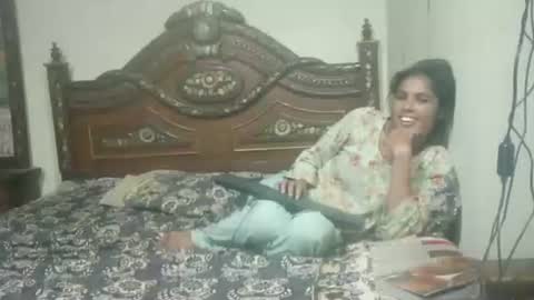 Snapshot of zoyakhan803 chatting on September 10, 2025, 11:49 pm zoyakhan803 online show from September 10, 2025, 11:49 pm