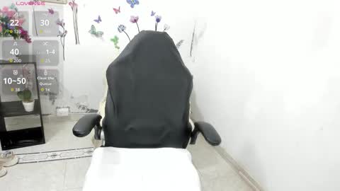 ZULAY online show from February 26, 2026, 6:29 pm