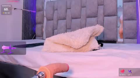 Snapshot of zulyjones chatting on February 19, 2026, 1:18 pm Zuly online show from February 19, 2026, 1:18 pm