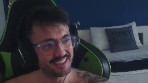 Snapshot of zusta10 chatting on November 18, 2025, 12:42 pm zusta10 online show from November 18, 2025, 12:42 pm