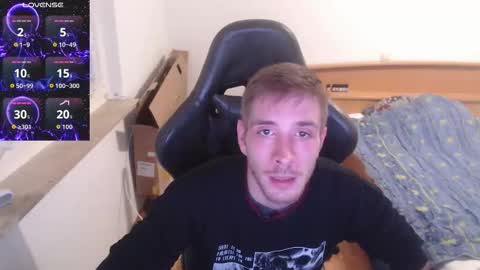 Snapshot of zuzmosfokafasz chatting on November 9, 2025, 9:46 pm Zuzmoe online show from November 9, 2025, 9:46 pm