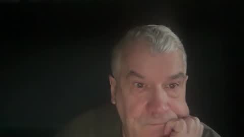 zwickauer1969 online show from December 2, 2025, 6:52 am