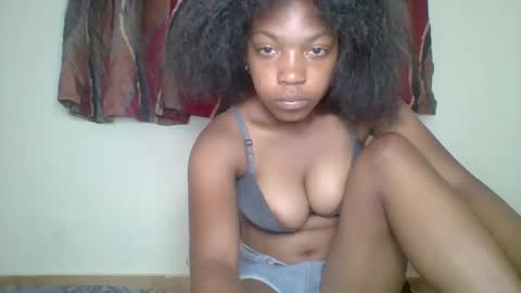 zyraelle_01 online show from April 24, 2026, 10:07 am