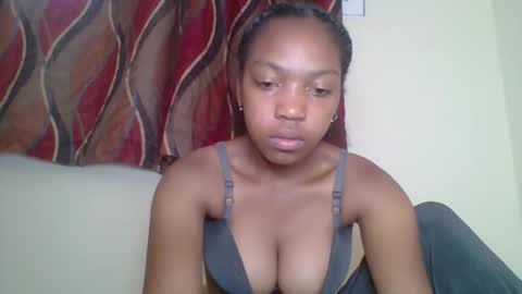 zyraelle_01 online show from April 28, 2026, 7:13 am