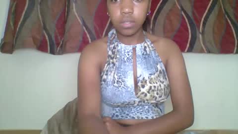 zyraelle_01 online show from April 30, 2026, 8:57 pm