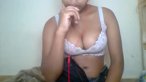 zyraelle_01 online show from June 1, 2026, 5:53 am