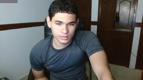 Snapshot of zyrosxk chatting on September 21, 2025, 10:00 pm antonio felipe online show from September 21, 2025, 10:00 pm