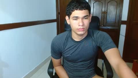 Snapshot of zyrosxk chatting on September 30, 2025, 7:46 am antonio felipe online show from September 30, 2025, 7:46 am