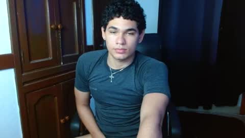 Snapshot of zyrosxk chatting on October 31, 2025, 6:58 am antonio felipe online show from October 31, 2025, 6:58 am