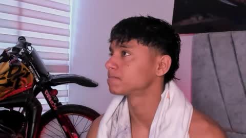 Snapshot of zyzz_1812 chatting on November 3, 2025, 5:36 pm zyzz_1812 online show from November 3, 2025, 5:36 pm