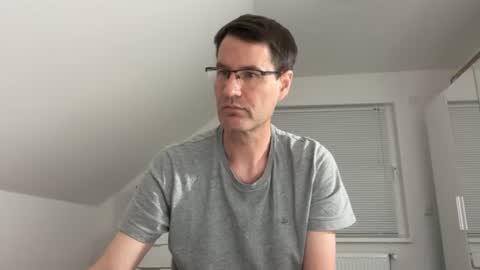 Snapshot of zzz123_cam chatting on June 15, 2026, 2:52 pm zzz123_cam online show from June 15, 2026, 2:52 pm