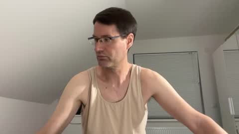 Snapshot of zzz123_cam chatting on July 1, 2026, 3:01 pm zzz123_cam online show from July 1, 2026, 3:01 pm