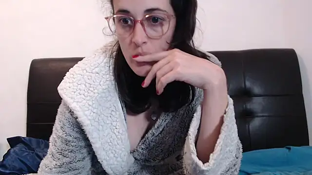 Lunaabbey online show from January 15, 2025, 7:23 pm