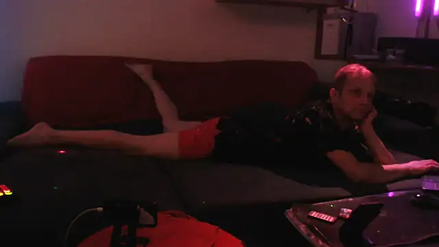 Snapshot of davidgntxxxxx chatting on October 7, 2025, 2:47 pm davidgntxxxxx online show from October 7, 2025, 2:47 pm