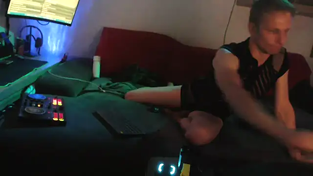 Snapshot of davidgntxxxxx chatting on October 18, 2025, 4:41 pm davidgntxxxxx online show from October 18, 2025, 4:41 pm