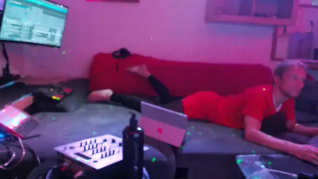 davidgntxxxxx online show from February 19, 2026, 6:59 pm