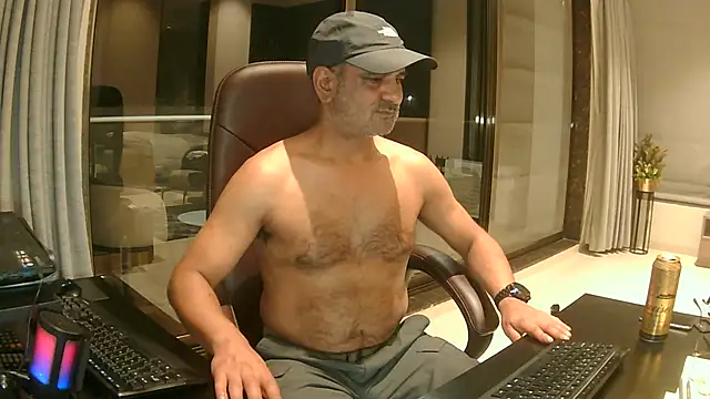 OnlineBossUK online show from January 23, 2025, 9:39 pm