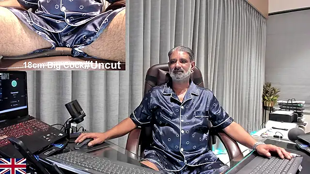 Snapshot of OnlineBossUK chatting on March 24, 2026, 12:26 am OnlineBossUK online show from March 24, 2026, 12:26 am