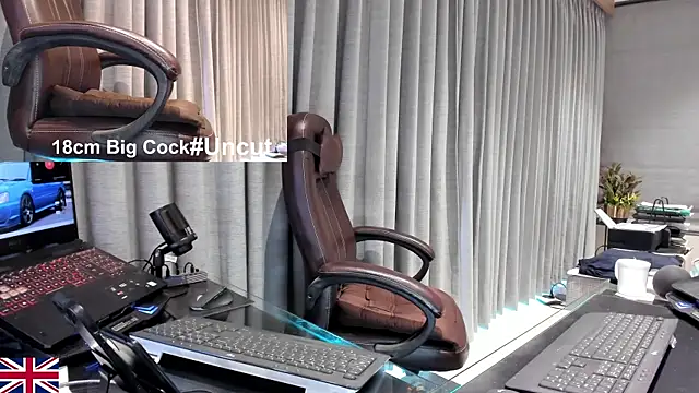 Snapshot of OnlineBossUK chatting on April 3, 2026, 5:38 am OnlineBossUK online show from April 3, 2026, 5:38 am