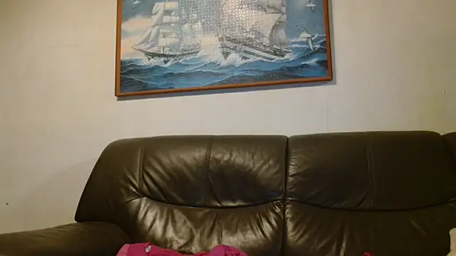 Snapshot of cloupefun chatting on February 4, 2026, 6:52 am cloupefun online show from February 4, 2026, 6:52 am