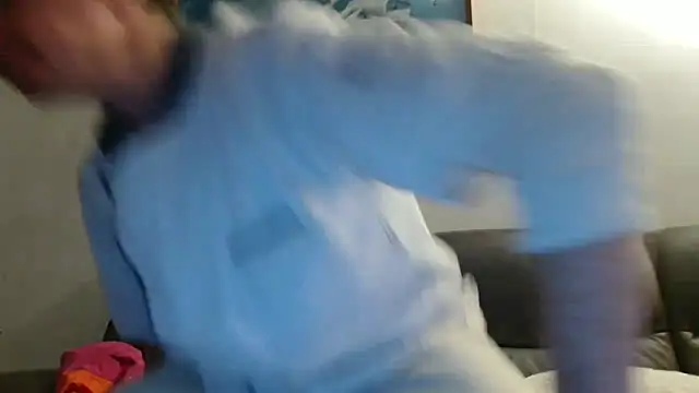 Snapshot of cloupefun chatting on February 18, 2026, 7:04 am cloupefun online show from February 18, 2026, 7:04 am