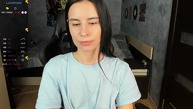 Snapshot of Horny_Nikki_ chatting on December 13, 2024, 6:21 am Horny Nikki online show from December 13, 2024, 6:21 am