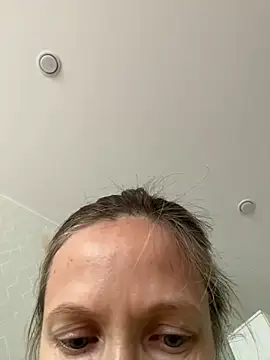 angelmommu online show from November 29, 2025, 6:16 am