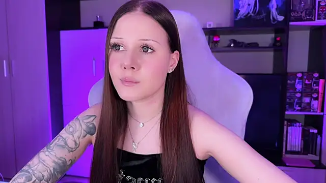 jasminevine online show from January 18, 2026, 2:37 am