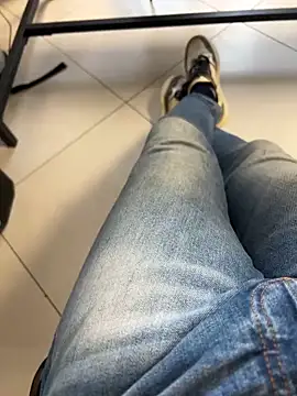 Snapshot of buodiculo chatting on February 10, 2025, 3:21 pm buodiculo online show from February 10, 2025, 3:21 pm