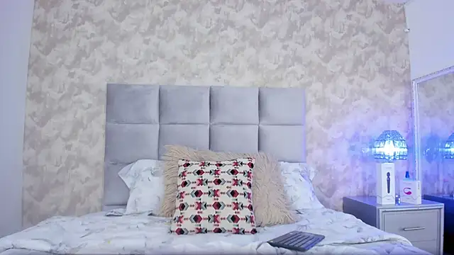 elizabeth coleman online show from September 11, 2025, 8:31 pm