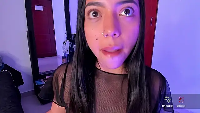 Snapshot of little_kayla_ chatting on December 3, 2024, 4:25 am little kayla online show from December 3, 2024, 4:25 am